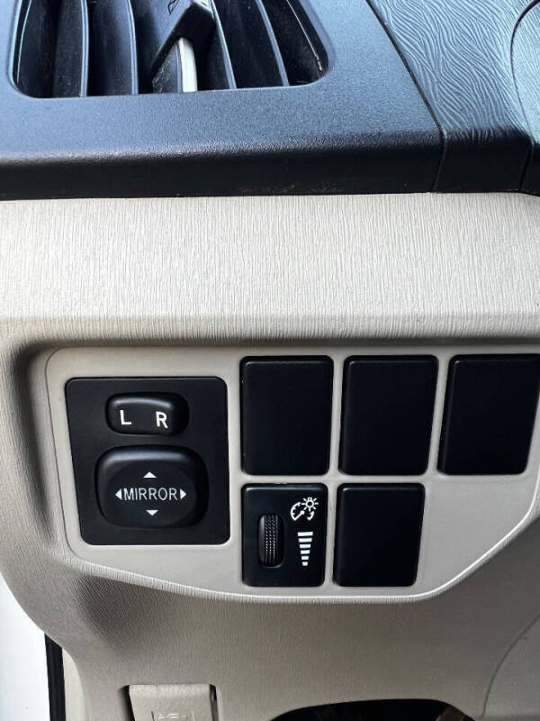 2013 Toyota Prius Three