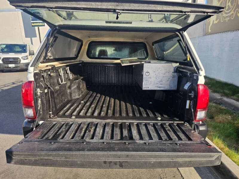 2019 Toyota Tacoma SR