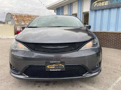 2020 Chrysler Pacifica Touring