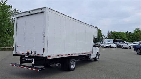 2025 GMC Savana 3500