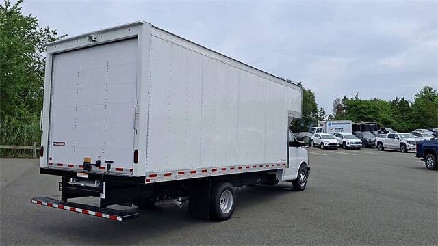 2025 GMC Savana 3500