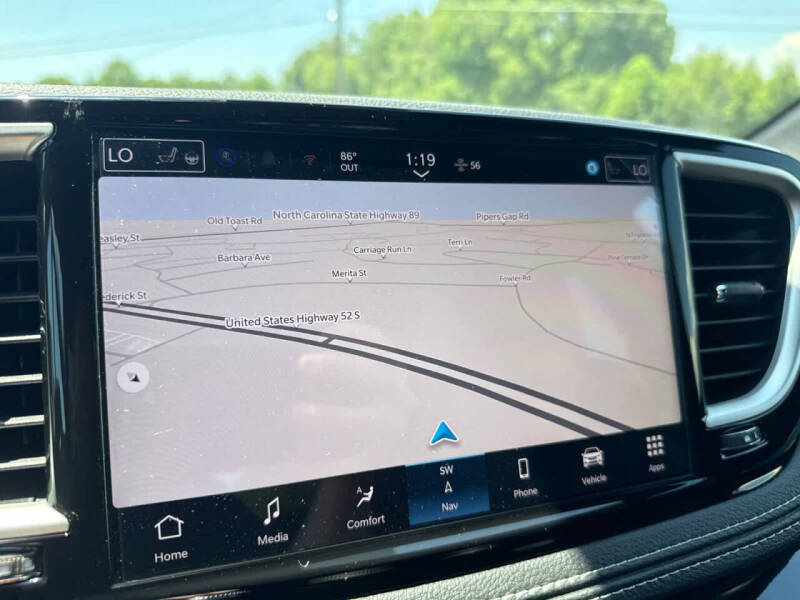 2027 Chrysler Pacifica Select