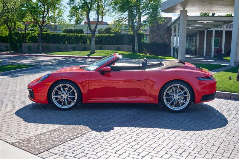 2022 Porsche 911 Carrera