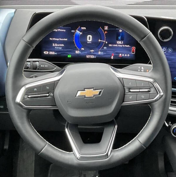 2025 Chevrolet Equinox EV LT