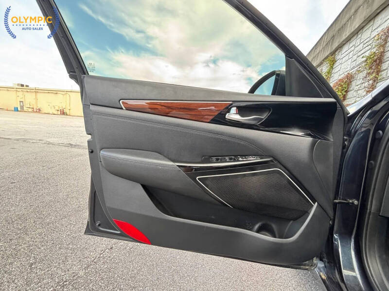 2018 Kia Cadenza Premium