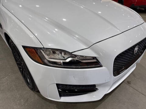 2016 Jaguar XF R-Sport