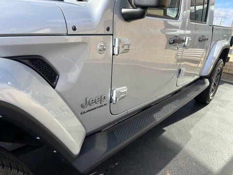 2023 Jeep Gladiator Overland