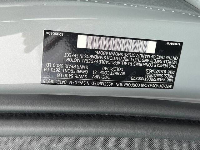 2026 Volvo XC60 B5 Ultra Black Edition