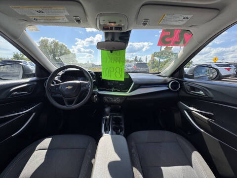 2025 Chevrolet Trax LS