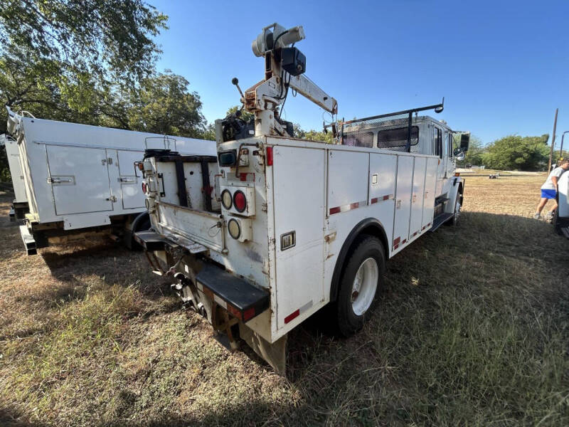 2002 Freightliner FL70
