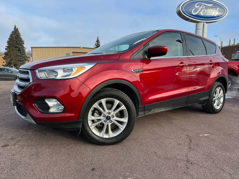 Used 2019 Ford Escape SE with VIN 1FMCU0GD5KUB27182 for sale in Windom, Minnesota