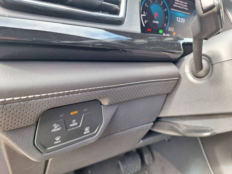 2025 Volkswagen Atlas Cross Sport SE