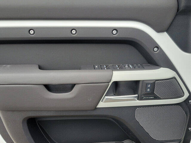 2024 Land Rover Defender 110 V8 P500 SE