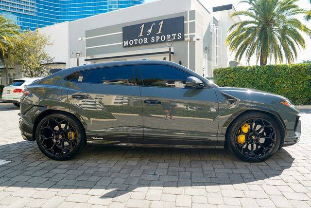 2023 Lamborghini Urus Performante