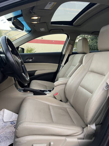 2013 Acura ILX 2.0L w/Tech