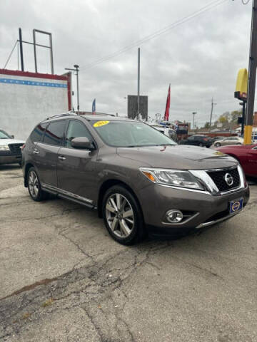 2013 Nissan Pathfinder for sale at AutoBank in Chicago IL
