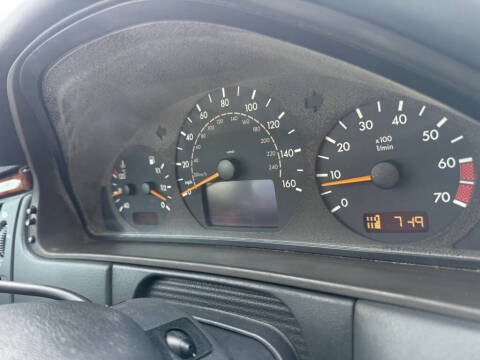 2001 Mercedes-Benz E-Class E 320