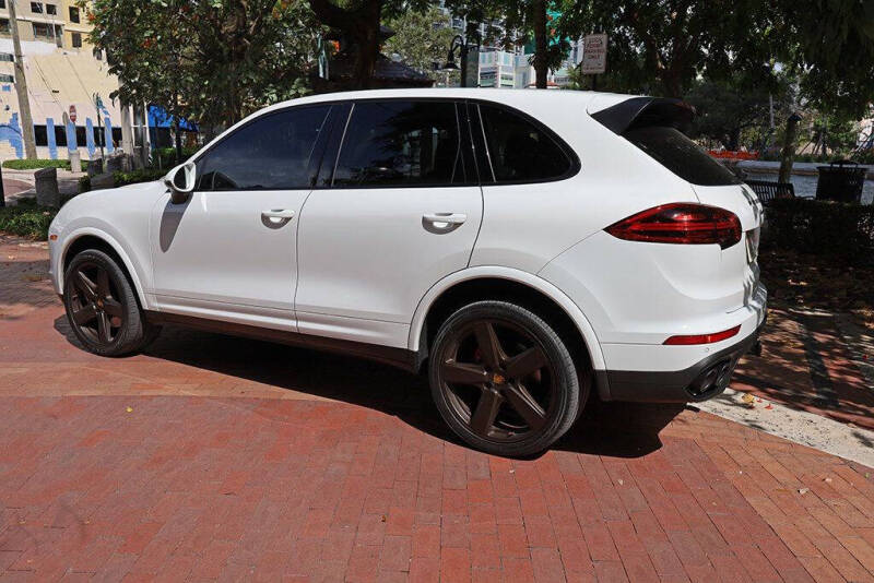 2018 Porsche Cayenne Platinum Edition