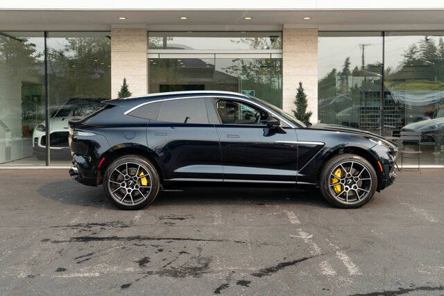 2021 Aston Martin DBX