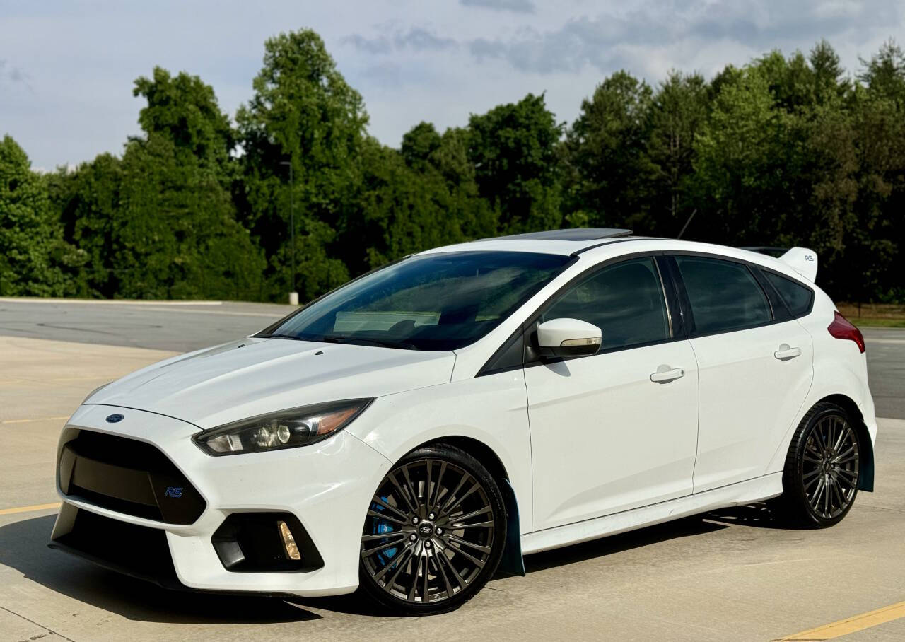 White 2017 Ford Focus RS AWD RS 4dr Hatchback 1
