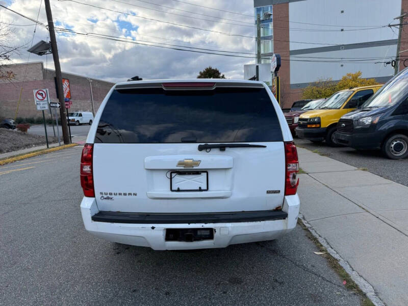 2011 Chevrolet Suburban LS