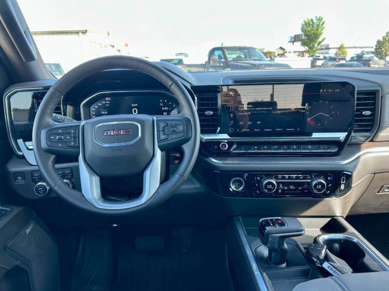 2024 GMC Sierra 1500 SLT