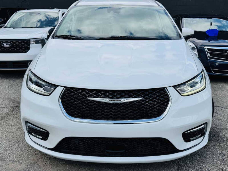 2023 Chrysler Pacifica Touring L