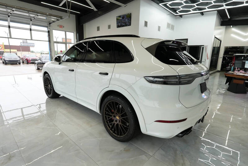 2021 Porsche Cayenne GTS