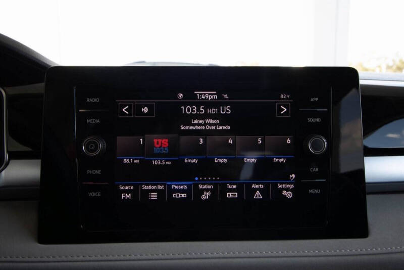 2025 Volkswagen Taos SE