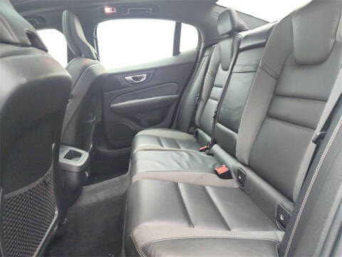 2019 Volvo S60 T6 R-Design