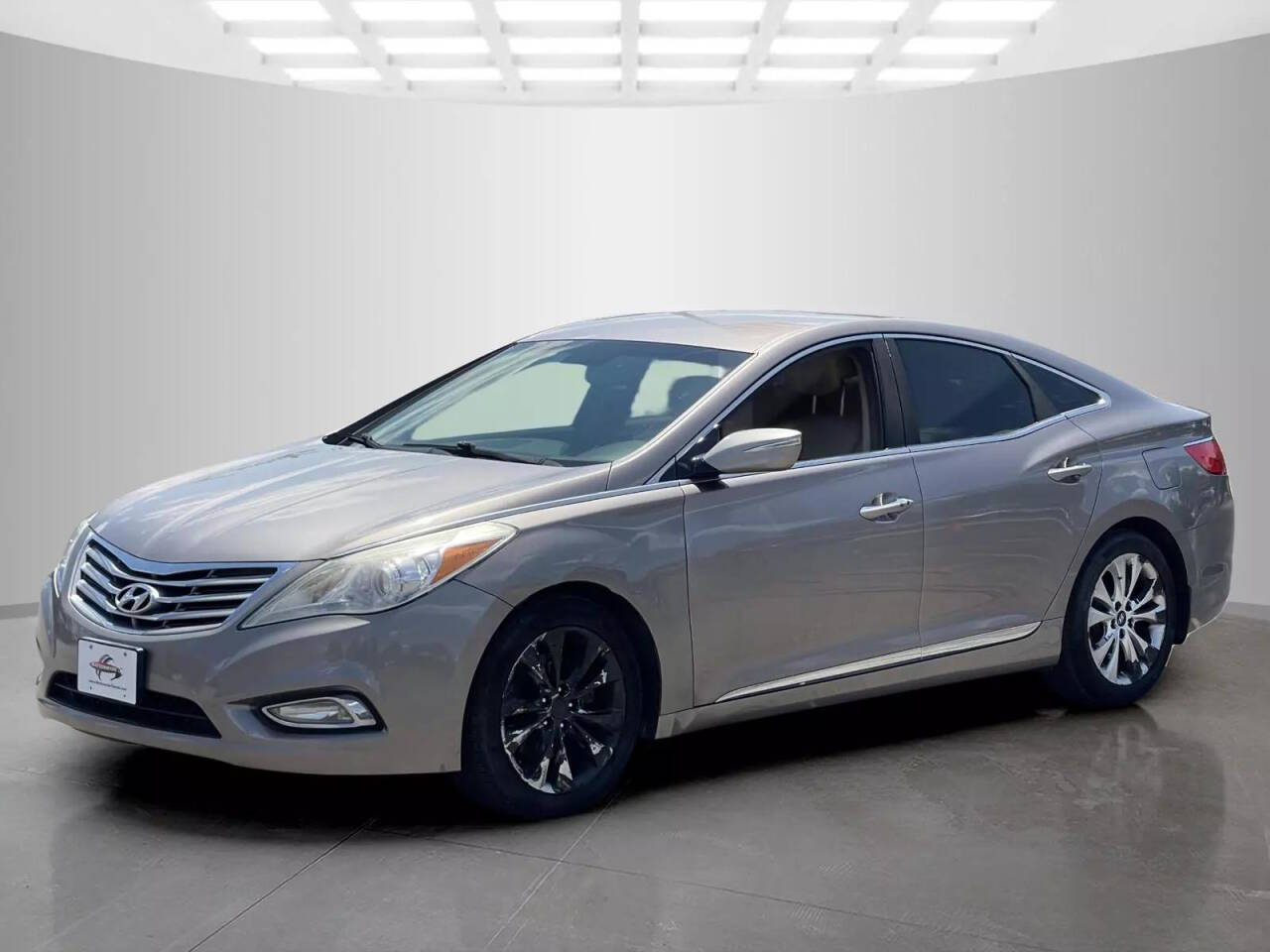 2013 Hyundai Azera for sale at Used Cars Toledo in Oregon, OH