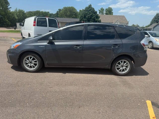 2014 Toyota Prius v Three