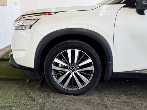 2022 Nissan Pathfinder Platinum