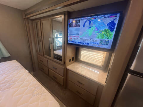 2021 Thor Motor Coach Hurricane