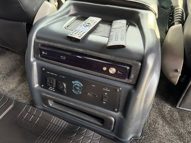 2023 Chevrolet Express 2500