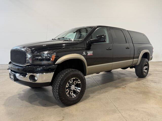 Brilliant Black Crystal PC/Light Khaki Met CC 2008 Dodge RAM 3500 Pickup Truck  6-Speed Automatic