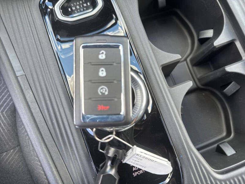 2026 Jeep Cherokee Laredo
