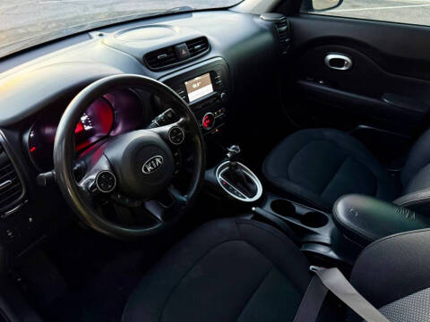 2017 Kia Soul +