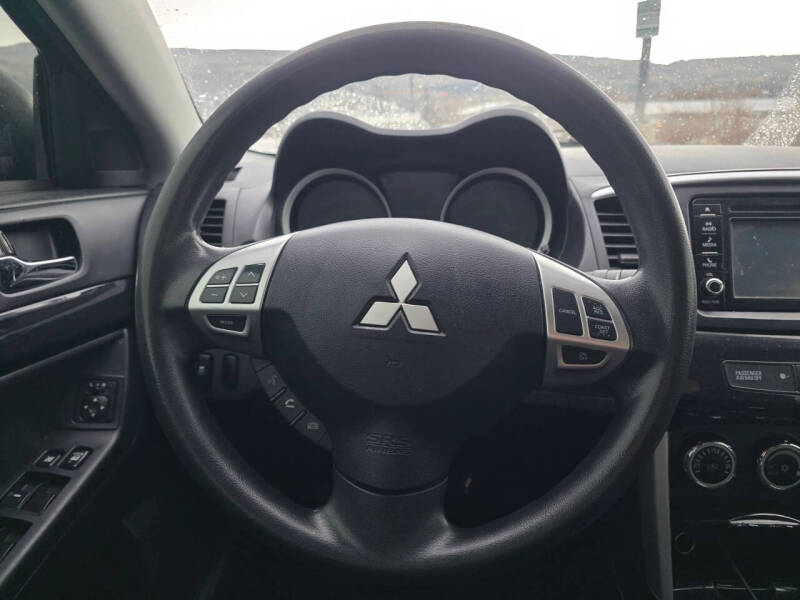 2017 Mitsubishi Lancer ES