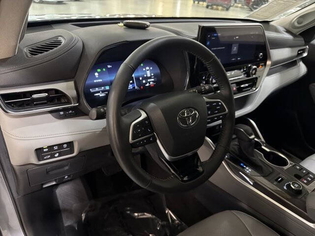 2024 Toyota Highlander Platinum