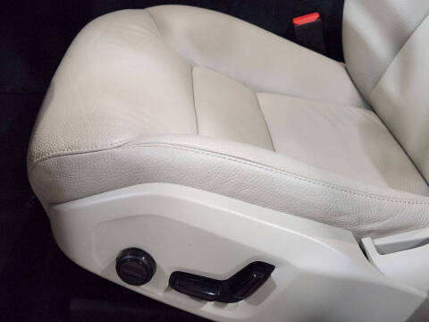 2023 Volvo XC60 Recharge T8 Plus Bright Theme