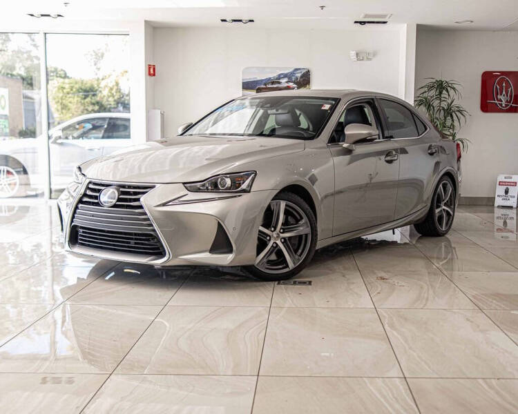2017 Lexus IS 300