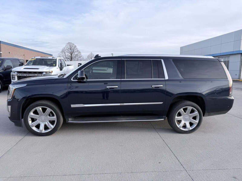 2017 Cadillac Escalade ESV Luxury