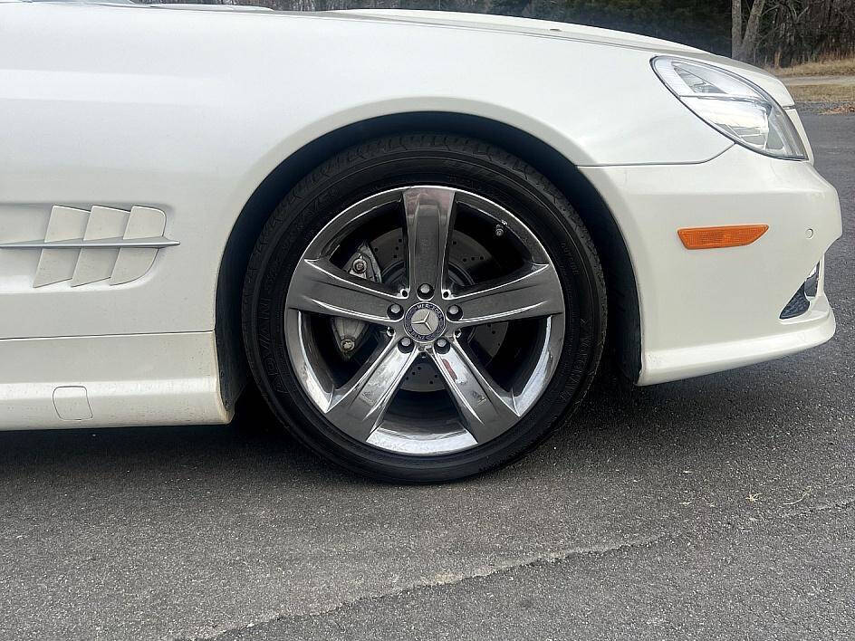 Mercedes-BenzSL-Class26