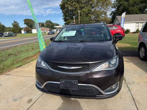 2017 Chrysler Pacifica Touring-L