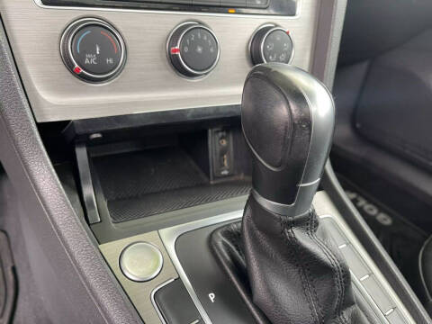 2017 Volkswagen Golf SportWagen