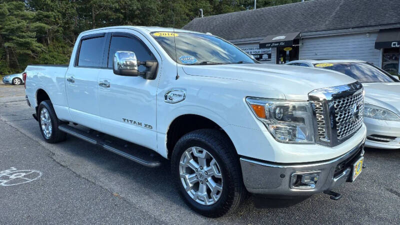 2016 Nissan Titan XD SL's photo