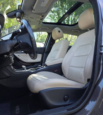 2017 Infiniti QX30 Premium