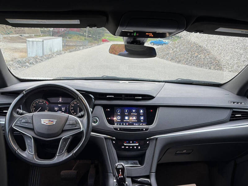 2022 Cadillac XT5 Luxury