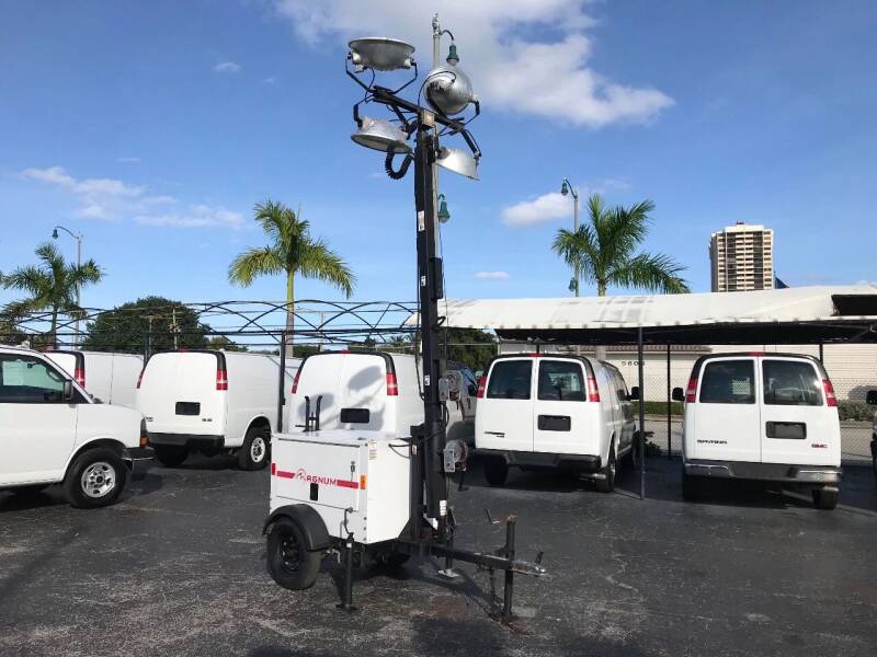 2014 Magnum 306K light tower for sale at Town Cars Auto Sales in West Palm Beach FL